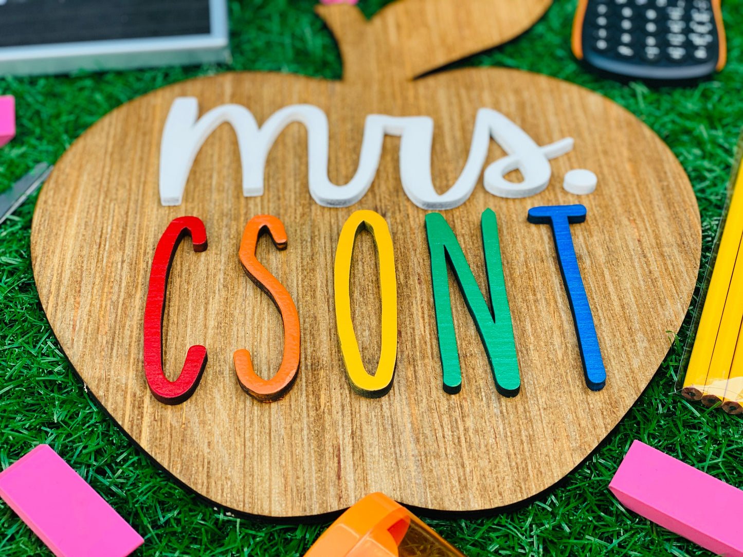 teacher Apple sign, custom gift for teachers, teacher appreciation, back to school, classroom decor, personalized teacher gift