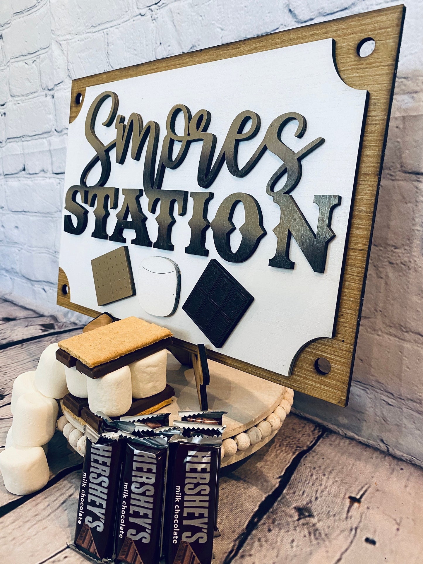 S’mores station buffet sign... perfect for your summer parties!