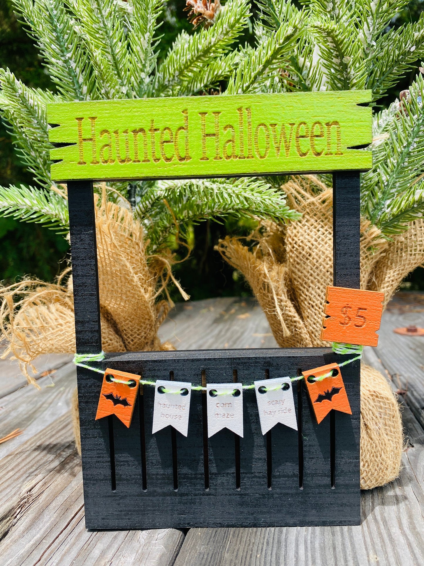 Wooden mini Halloween stand, corn maze, hay ride, happy Halloween, tier tray decor, home decor, haunted Halloween, haunted house, spooky